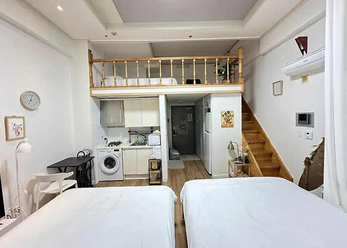 Loft Apartment *